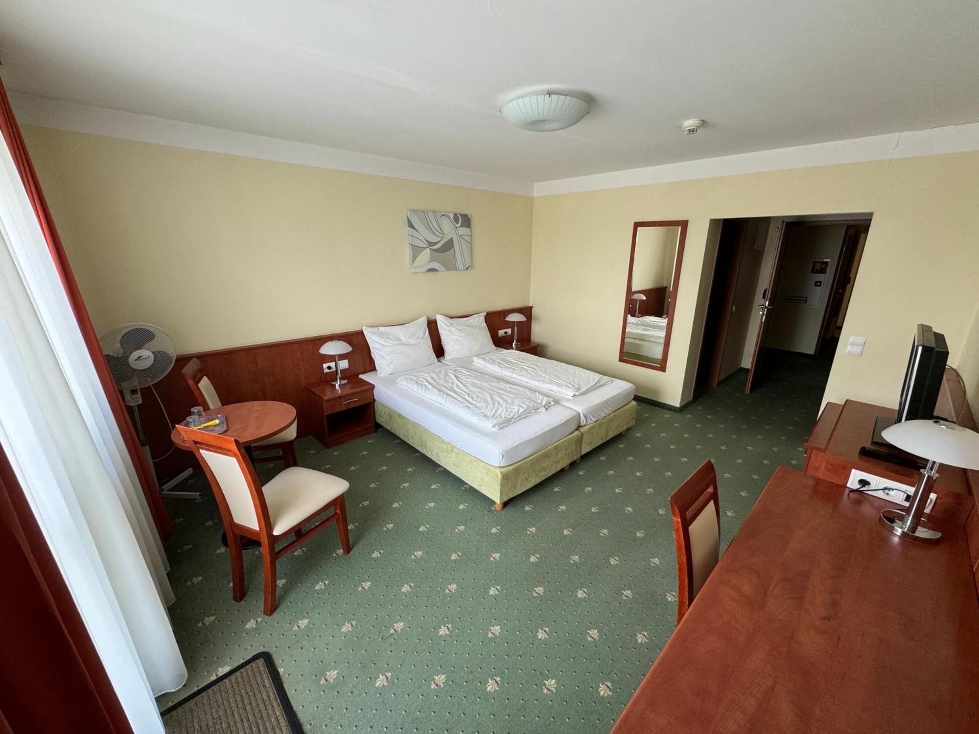 Hotel Breitenlee Wien Ngoại thất bức ảnh