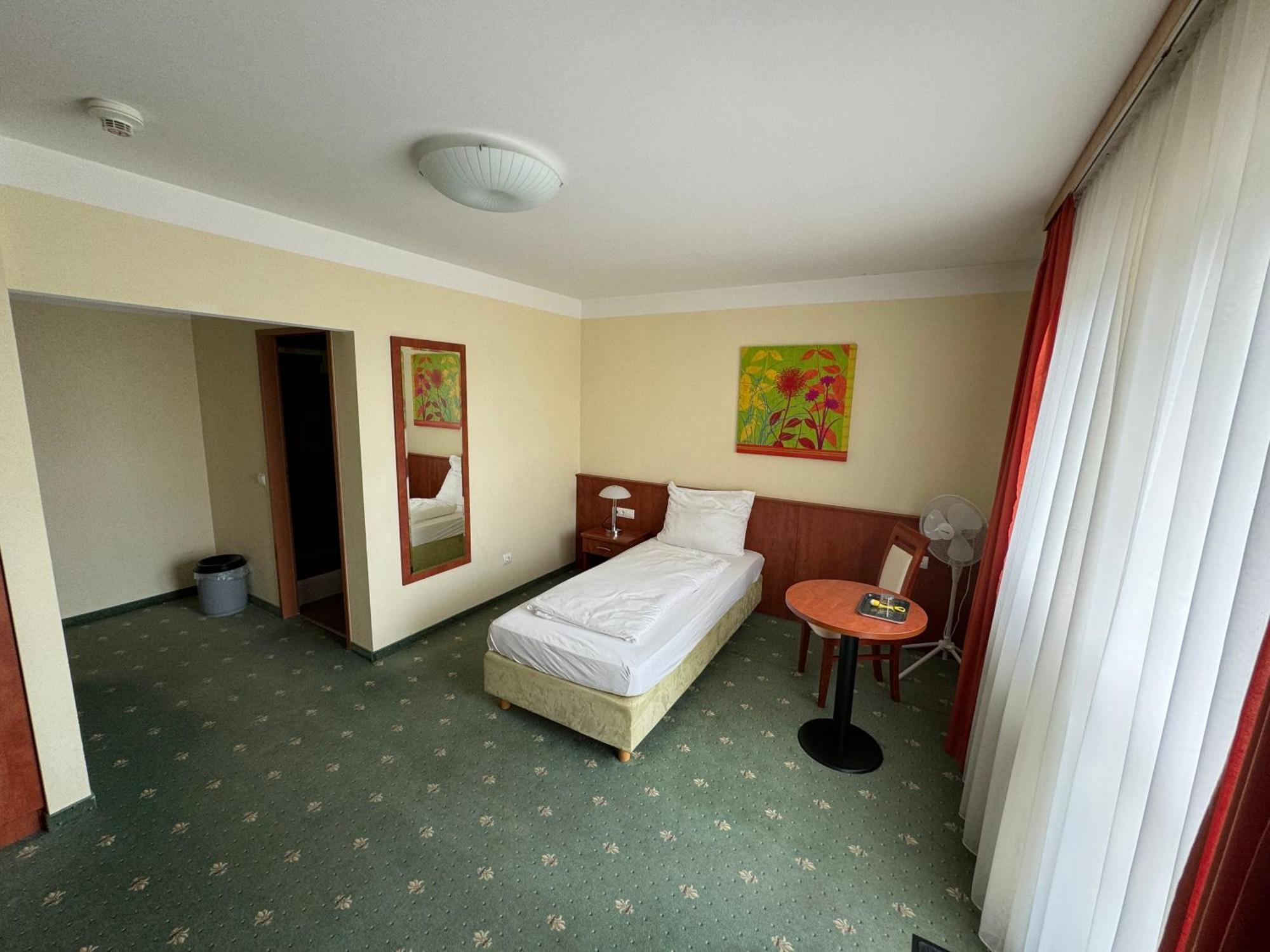 Hotel Breitenlee Wien Ngoại thất bức ảnh