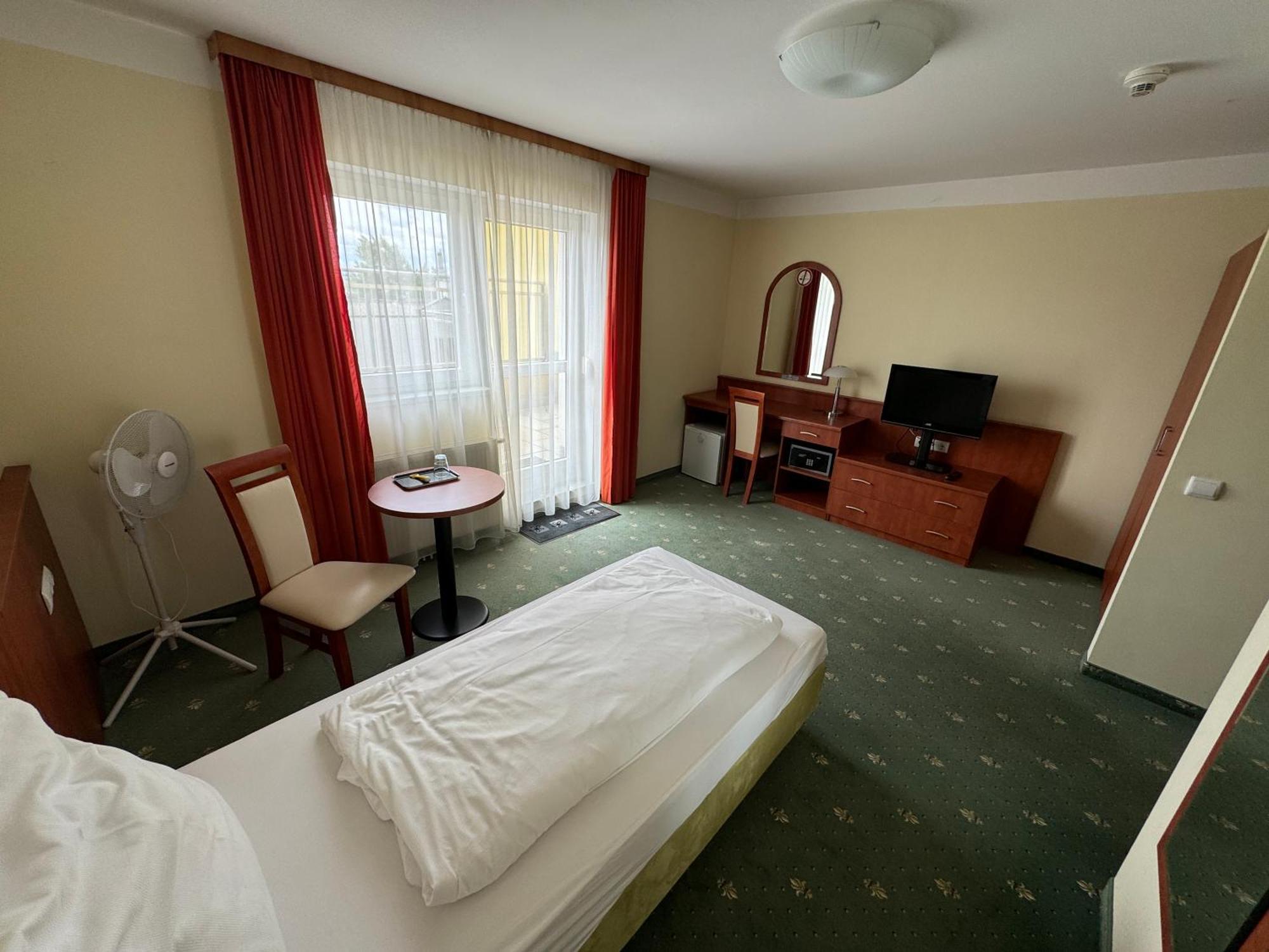Hotel Breitenlee Wien Ngoại thất bức ảnh